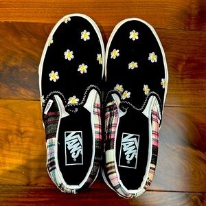 Brand New Vans Snap-On Pattern Design Sneakers - Women’s Size 7.5